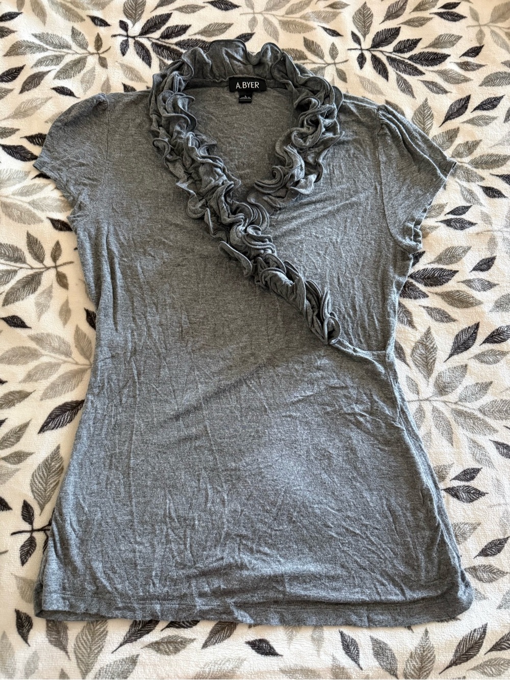 A. Byer Gray Ruffle V-Neck Short Sleeve Top